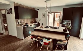 Luce private deluxe apartment near the station